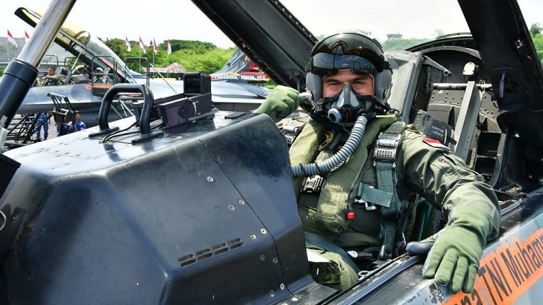 KSAL Laksamana Ali Jajal Jet Tempur F-16, Dapat Brevet Wing Penerbang Kehormatan TNI AU