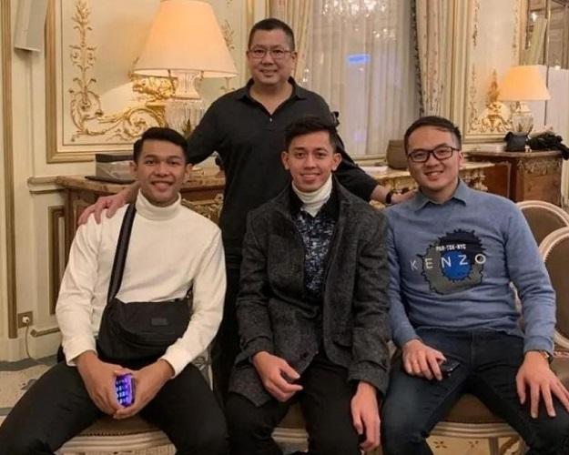 Hary Tanoe Berfoto Bersama Groomsmen Pernikahan Valencia-Kevin, Ada Juara All England 2023
