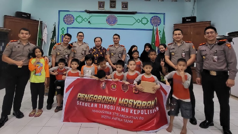 Ramadhan Hari Pertama, Mahasiswa STIK Lemdiklat Polri Bakti Sosial di Bandung