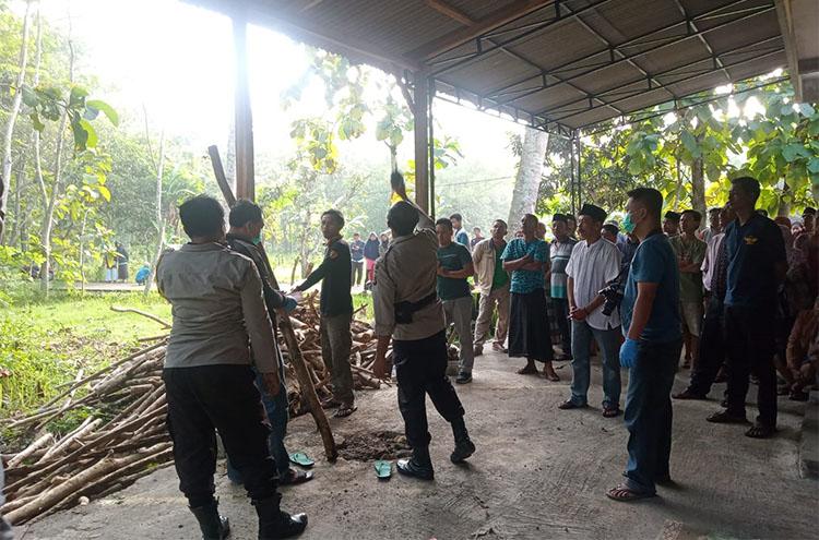 Geger, Warga Dlingo Bantul Ditemukan Tewas Gantung Diri di Samping Musala