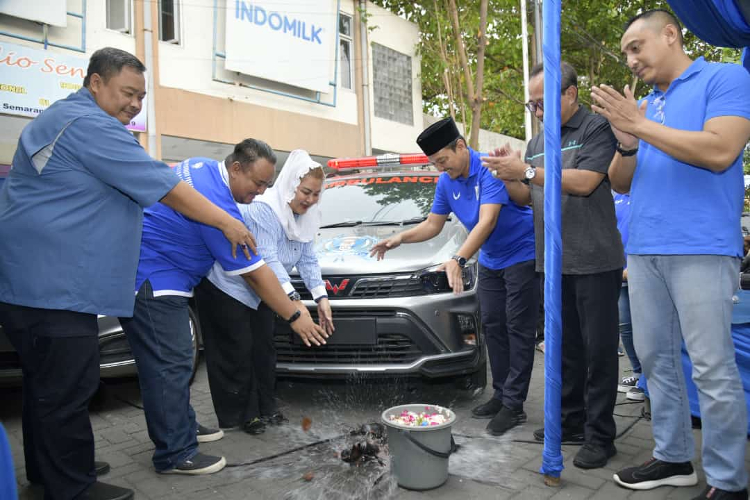 Launching Ambulans dan Mobil Jenazah, Wali Kota Semarang Apresiasi Kepedulian Panser Biru