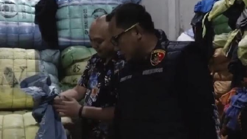 Gerebek Gudang di Desa Pondok Meja, Polda Jambi Temukan Ratusan Bal Pakaian Bekas Impor