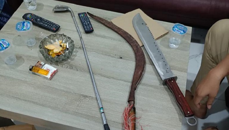 3 Remaja Perang Sarung di Bogor Diamankan, Celurit hingga Stik Golf Disita