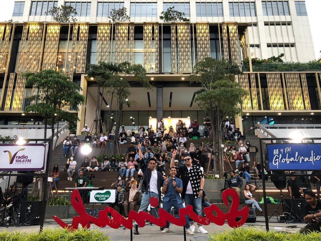 AyiCOUSTIC X Indra Sinaga, HalloMumu, dan Prinsa Mandagie Temani Vlisteners Berbuka Puasa