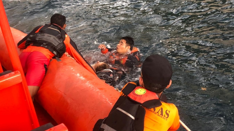 Bule Asal Rusia Digulung Ombak Pantai Kelingking Bali
