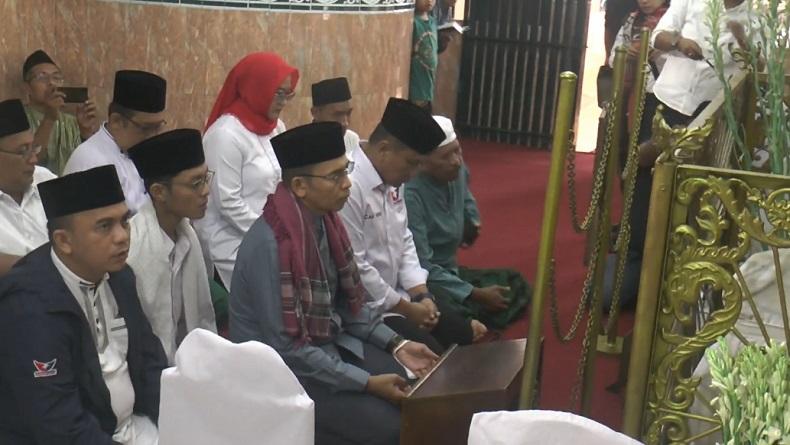 Ziarah ke Makam Mbah Hamid Pasuruan, TGB: Beliau Ulama Besar yang Wajib Diteladani 