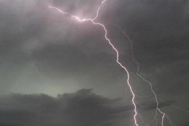 ABG di Florida Tewas Tersambar Petir saat Berburu di Hutan