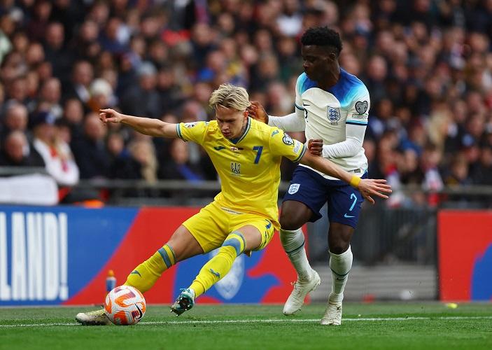 Ukraina Dihajar Inggris, Pemain Mahal Chelsea Mudryk Dihujam Kritik Keras