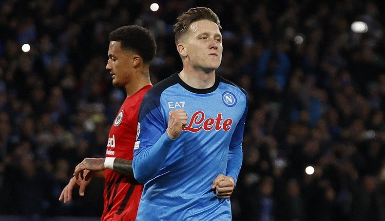 Piotr Zielinski Isyaratkan Ingin Bertahan Lebih Lama di Napoli