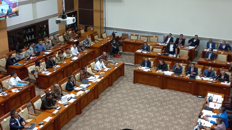 Anggota Komisi III DPR Tenangkan Mahfud, Kutip Hadits soal Menahan Emosi