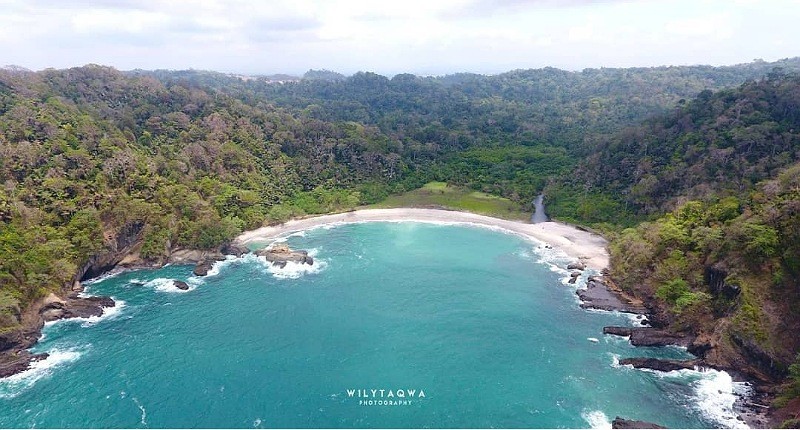 Menjelajahi Pulau Nusakambangan, Ada Hutan Tropis hingga Pantai Pasir Putih nan Eksotis