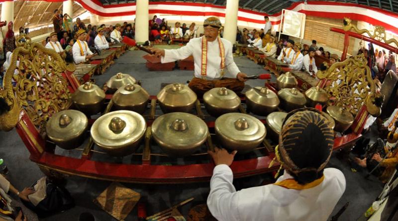 Asal Usul Nama Gamelan, Sejarah dan Jenis Alat Musiknya