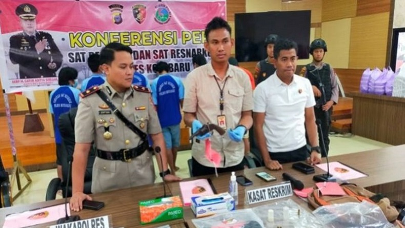Patroli Tambang Ilegal, Polres Kotabaru Sita Senpi Rakitan dan 9 Amunisi Milik Warga