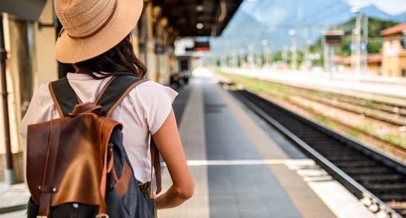 Tips Libur Lebaran Mudik ke Luar Kota Naik Kereta, Cicil Tiketnya dari Sekarang!