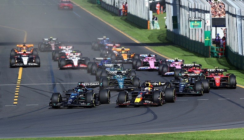 Hamilton dan Verstappen Nyaris Senggolan di GP Australia 2023, Ini Tanggapan Toto Wolff