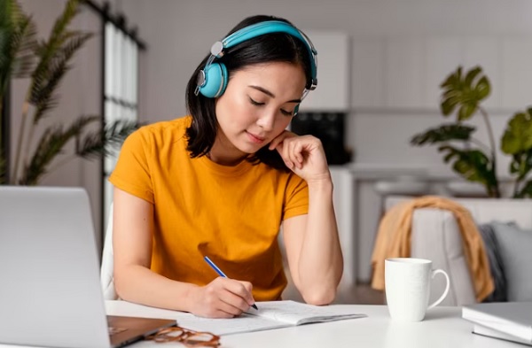 Contoh Kalimat Subjektif dan Objektif Lengkap dengan Ciri-cirinya