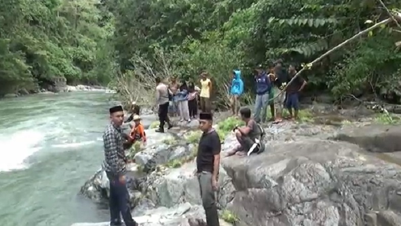 Ibu Hamil di Maros Hilang, Diduga Terseret Air Bah saat Seberangi Sungai