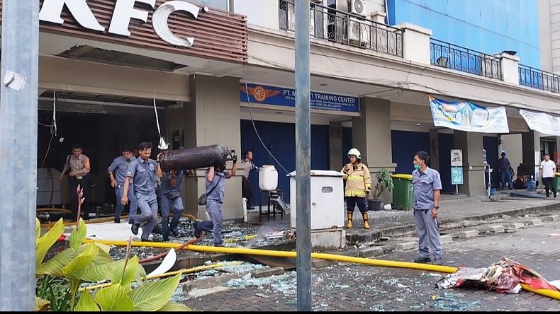Restoran Cepat Saji di Samping Danau Sunter Terbakar, Warga Dengar Ledakan Keras