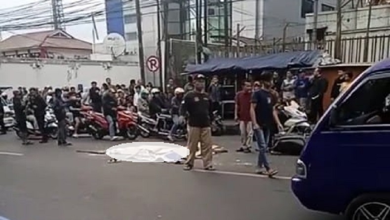 Kecelakaan di Sukabumi Hari Ini, Gagal Nyalip Ibu dan Anak Tewas Terlindas Truk  