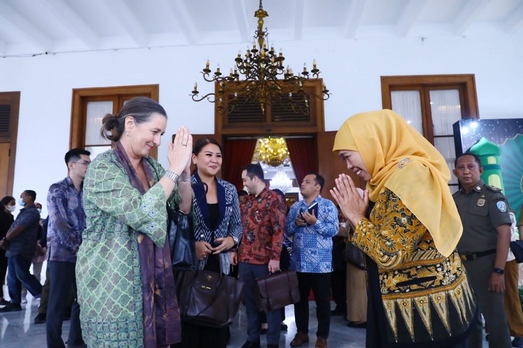 Terima Kunjungan Kedubes Belanda, Ini yang Dibahas Gubernur Jatim 