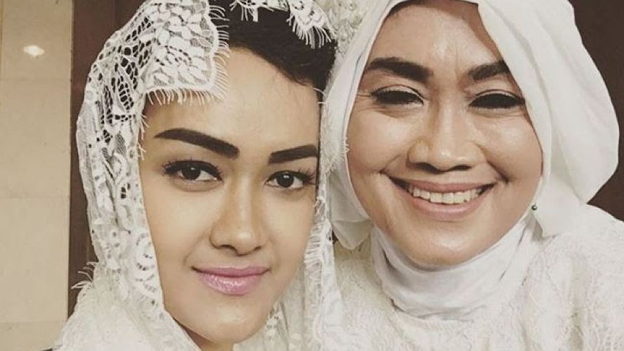 Ibunda Julia Perez Gegar Otak Usai Alami Kecelakaan, Keluarga Ungkap Kondisinya