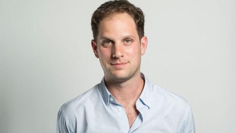 Dubes AS untuk Rusia Jenguk Jurnalis Wall Street Journal di Tahanan, Begini Kondisinya