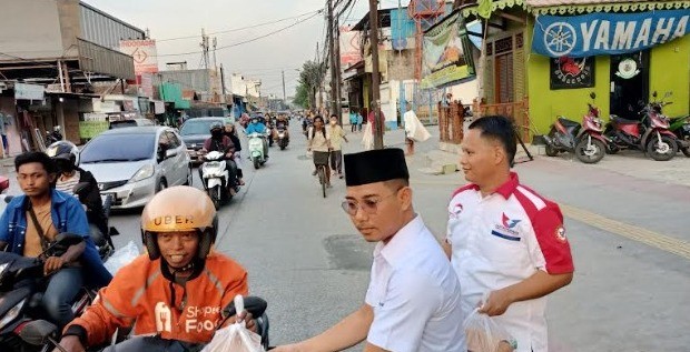 Dapat Takjil, Warga Plumpang Semper Doakan Pemuda Perindo Bawa Kemajuan Untuk Indonesia 