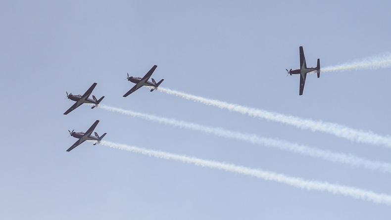HUT ke-77, TNI AU Ajak Warga Jakarta Lihat Langsung Akrobat Pesawat Tempur di Halim