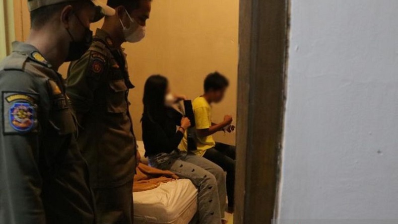 Warga Ciomas Bogor Gerebek Kontrakan Diduga Tempat Prostitusi, Penghuni Diusir