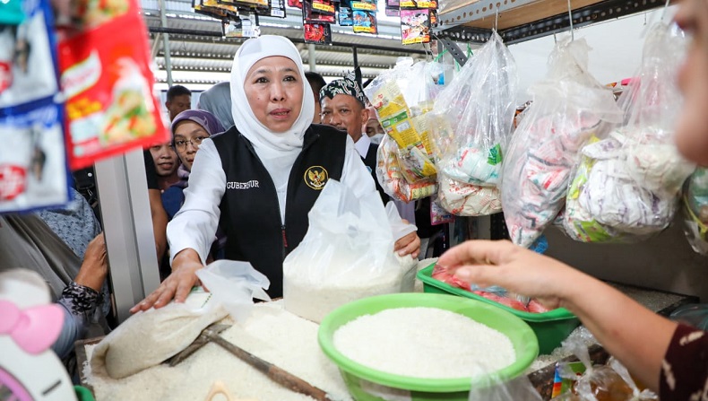 Gubernur Khofifah Pastikan Stok Beras di Jatim Cukup hingga Desember 2023