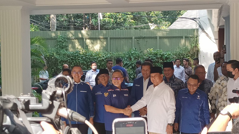 Zulkifli Hasan dan Jajaran PAN Tiba di Kediaman Prabowo Subianto