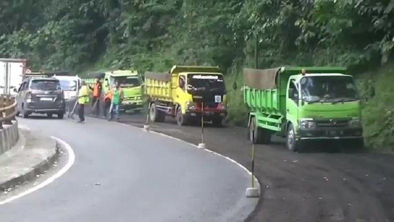 Perbaikan Jalan di Jabar Dikebut, Target Selesai H-10 Lebaran