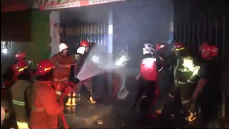 Ruko di Probolinggo Hangus Terbakar, 2 Penghuni Terjebak, Nyaris Jadi Korban
