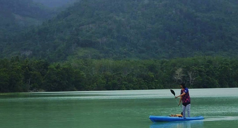 Kampung Unik di Bangka Belitung, Terpikat Keindahan Danau yang Ternyata Bekas Pertambangan!