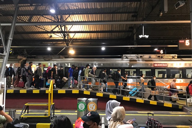 Libur Nataru, Penumpang di Stasiun Tugu Jogja Membeludak hingga 66.000 Orang