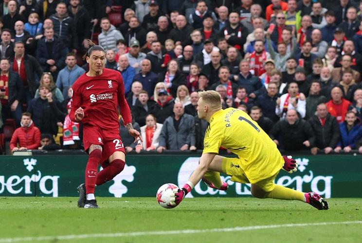 Ramsdale Sebut Arsenal Beruntung Imbang di Anfield: Kita Bisa Saja Kalah