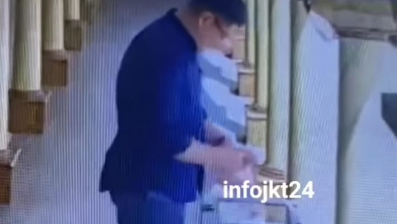 Viral Pria Diduga Ganti QR Code Kotak Amal Masjid, Awas Modus Penipuan Baru
