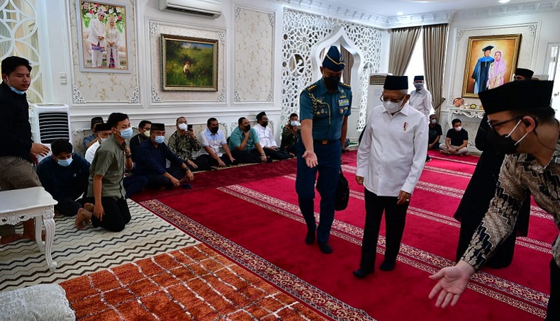 Wapres Ma'ruf Amin Pimpin Doa di Rumah Duka Almarhum Menantunya Rapsel Ali