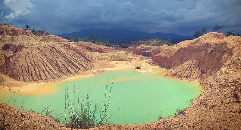 Indahnya Danau Biru Tambang Batu Kapur Padas di Lampung Tengah, Eksotis Mirip Kawah 