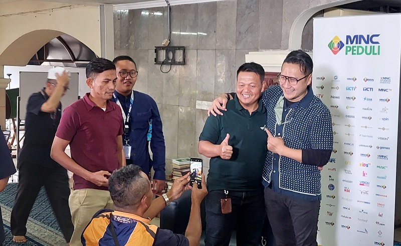 Ikuti Kisah Inspiratif di Masjid Raudhatul Jannah MNC Studios, Ratusan Jemaah Antusias