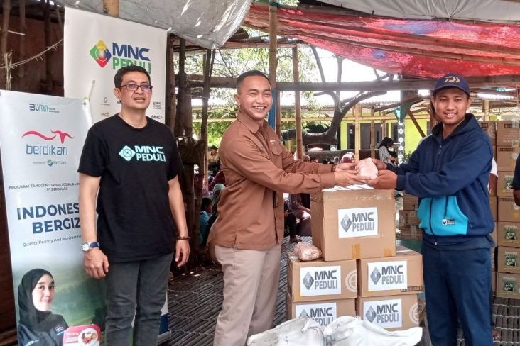 MNC Peduli dan Berdikari Bagikan 600 Paket Bahan Pangan di Pesisir Bekasi Disambut Antusias Warga