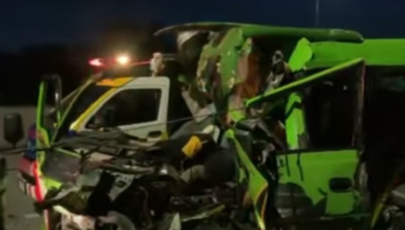 Kecelakaan Maut Tol Solo-Semarang, 2 Mobil Boks Terjun ke Jurang