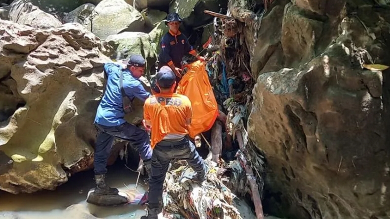 Pemuda Agam yang Hilang Usai Ceburkan Diri ke Sungai Ditemukan Tewas Tersangkut di Batu
