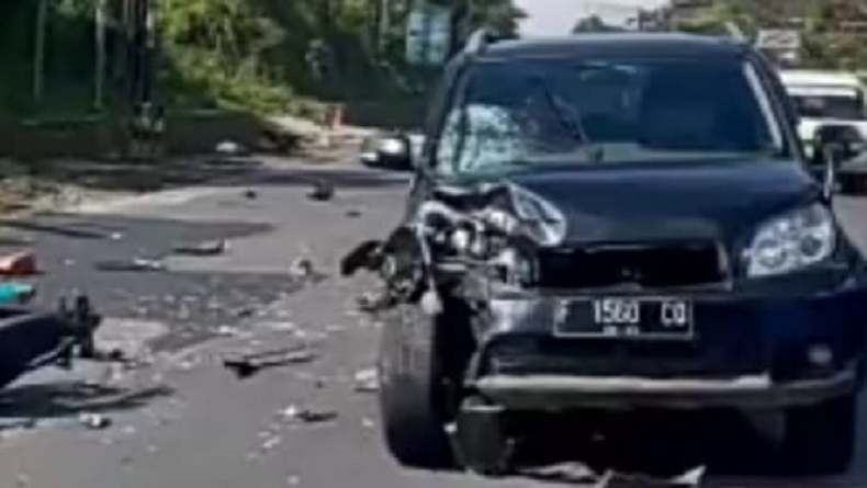 Kecelakaan di Garut Hari Ini, Salip Kendaraan Lain, Toyota Rush Tabrak Honda Vario, 2 Orang Luka