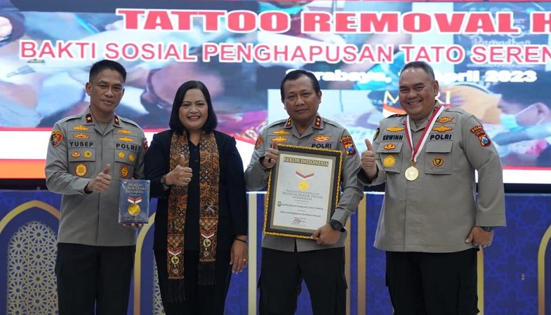 Polda Jatim Pecahkan Rekor MURI Penghapusan Tato Terbanyak dengan 1.300 Peserta
