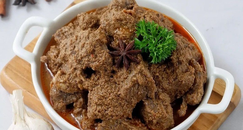 7 Menu Lebaran Sederhana tapi Mewah, Ada Rendang Daging hingga Sate Wajib Dicicipi!