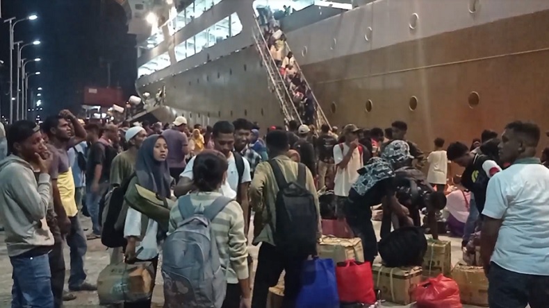 Pemudik Asal Jawa hingga Sulawesi Mulai Tiba di Pelabuhan Yos Sudarso Tual