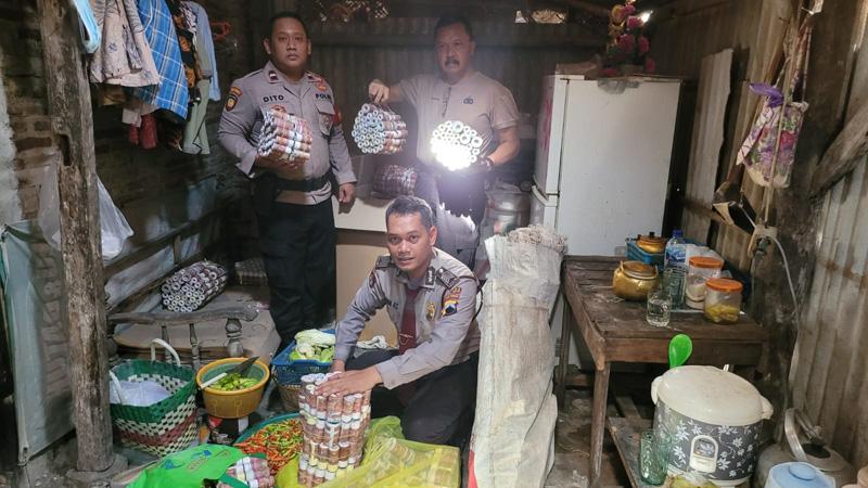 Polres Tegal Kota Sita Ribuan Petasan Siap Edar yang Dipasarkan lewat Medsos