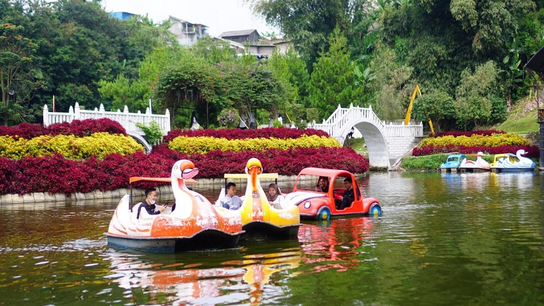 Bersiap Sambut Wisatawan saat Libur Nataru, Objek Wisata di Lembang Sediakan Layanan Payung