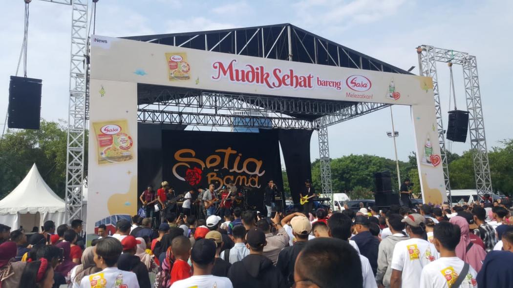 Charly Van Houten Ramaikan Pelepasan Mudik Sehat Bareng Sasa bersama iNews di JIExpo Kemayoran